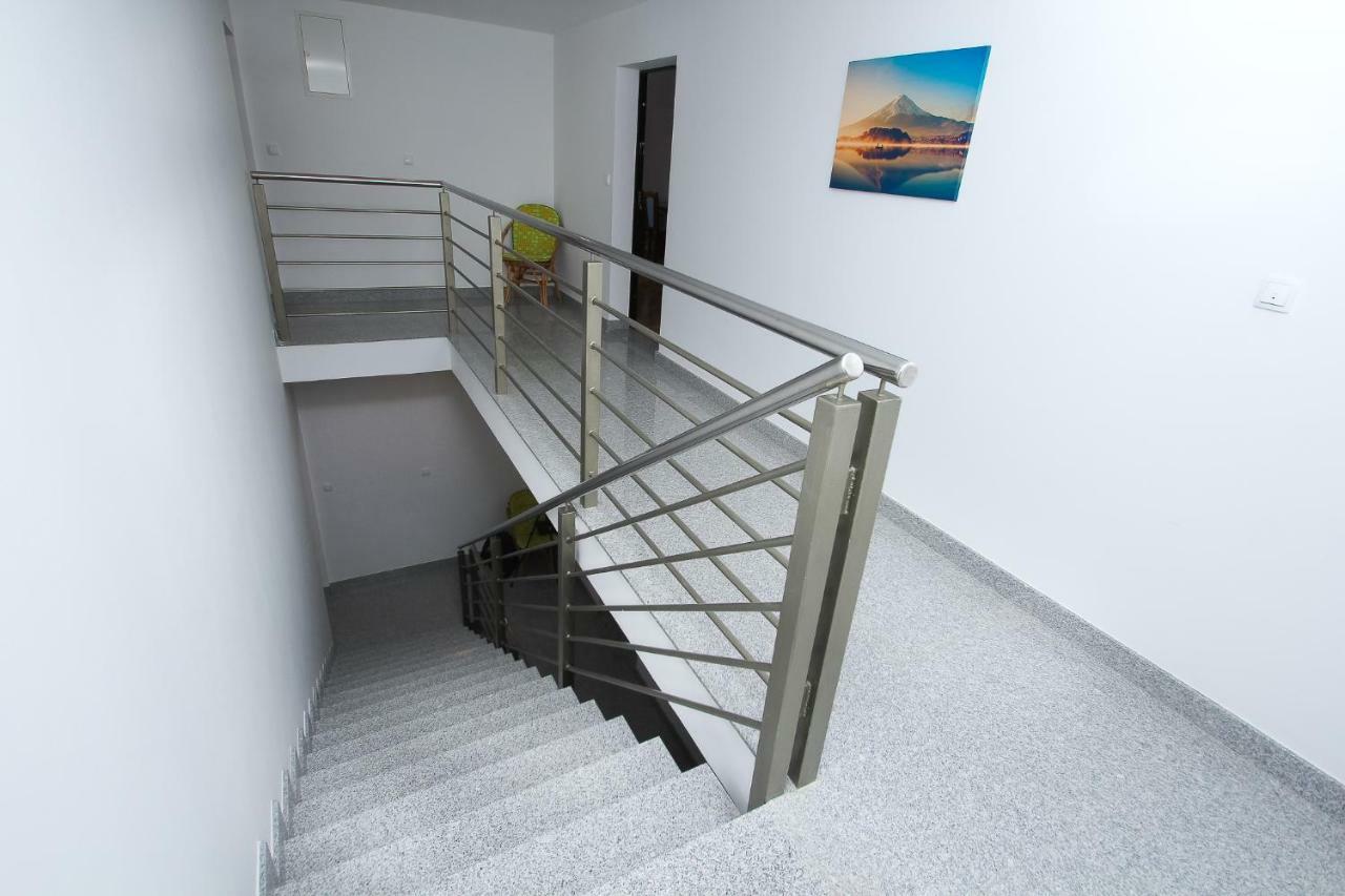 Apartmani Pranjic Kaštela エクステリア 写真