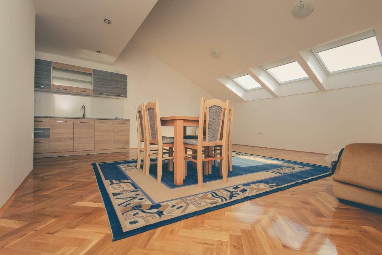 Apartmani Pranjic Kaštela エクステリア 写真
