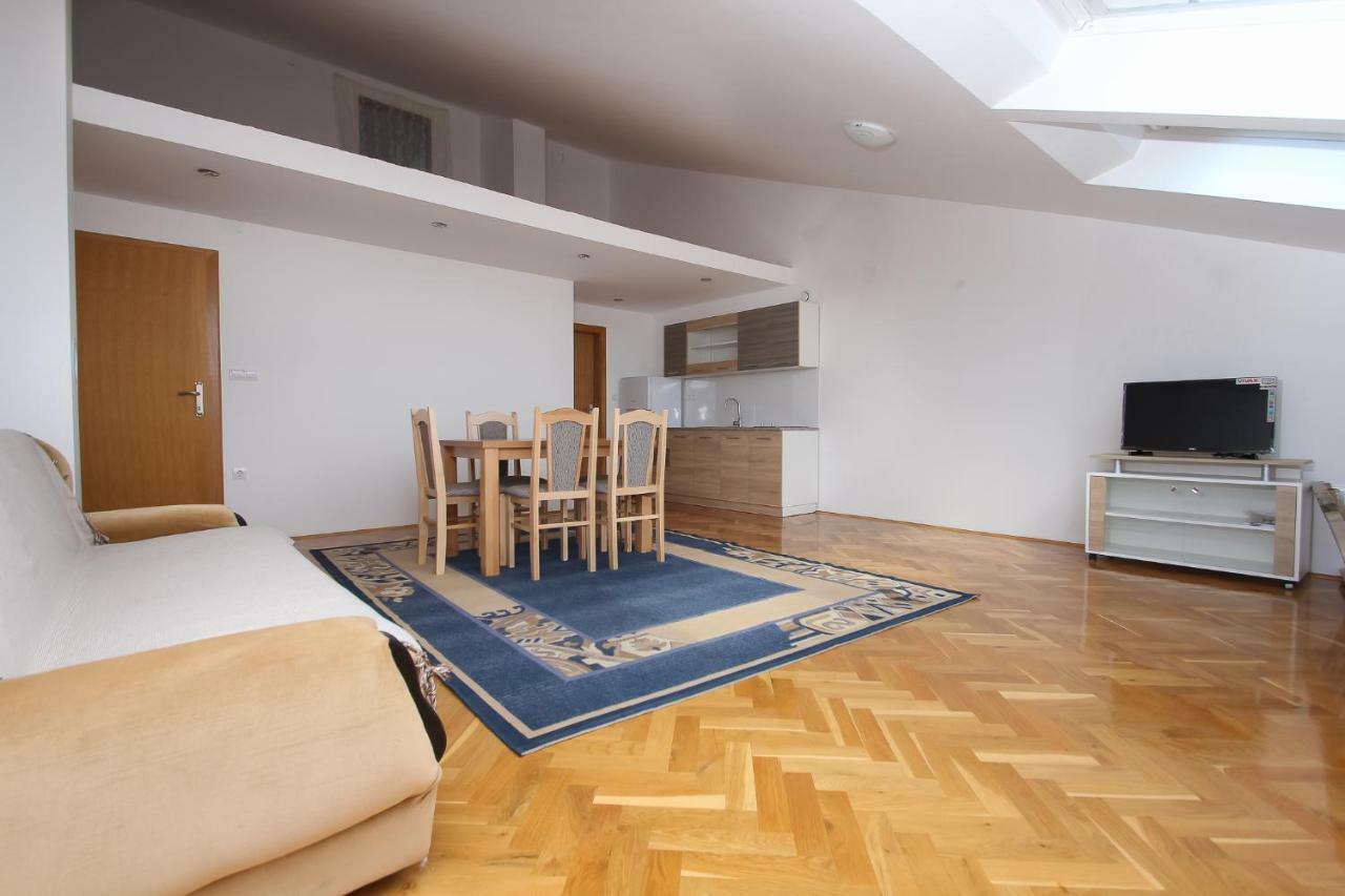 Apartmani Pranjic Kaštela エクステリア 写真