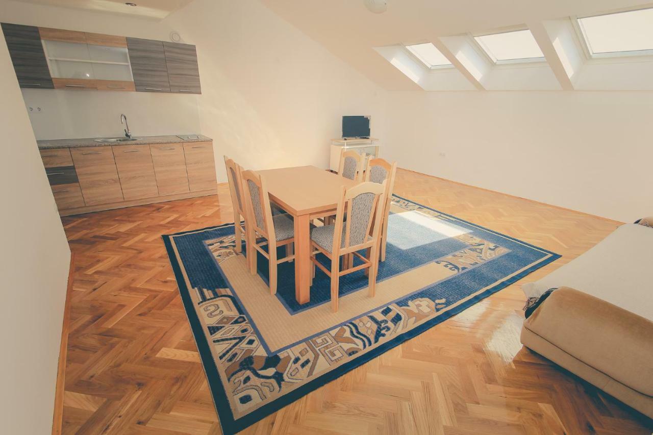Apartmani Pranjic Kaštela エクステリア 写真
